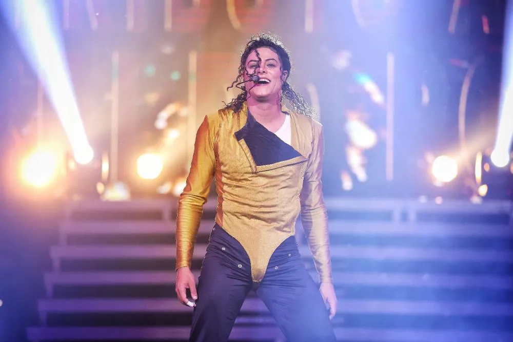 Rodrigo Teaser traz a Goiânia espetáculo que revive legado de Michael Jackson após estreia da cinebiografia “Michael”